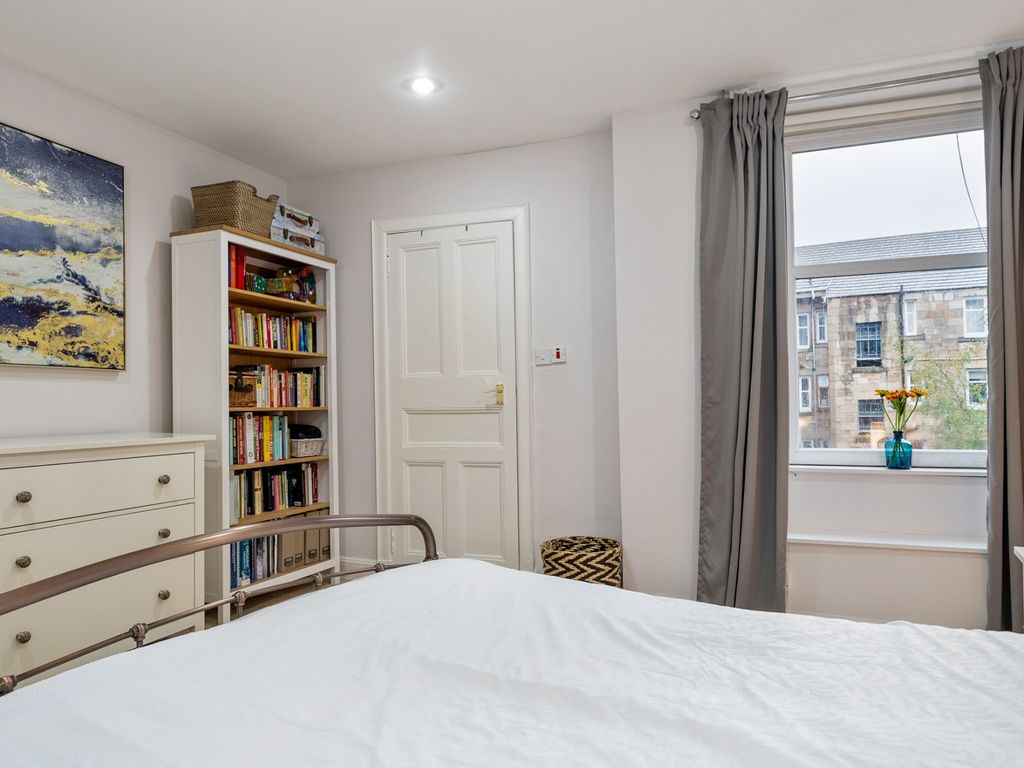 2 bed flat for sale in Battlefield Avenue, Battlefield, Glasgow G42, £179,000