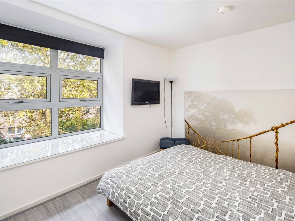 1 bed flat for sale in Sky Studios, 147 Albert Road, Royal Docks, London E16, £290,000