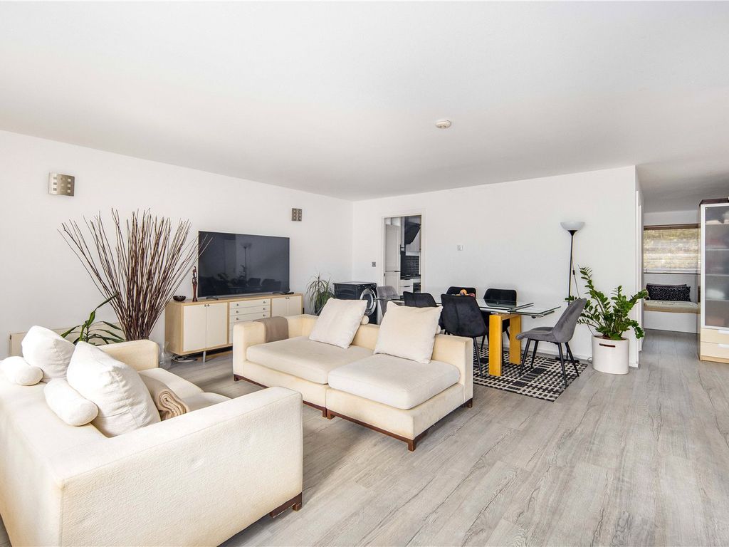 1 bed flat for sale in Sky Studios, 147 Albert Road, Royal Docks, London E16, £290,000