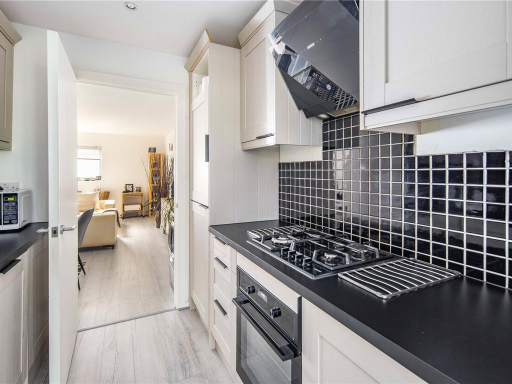 1 bed flat for sale in Sky Studios, 147 Albert Road, Royal Docks, London E16, £290,000