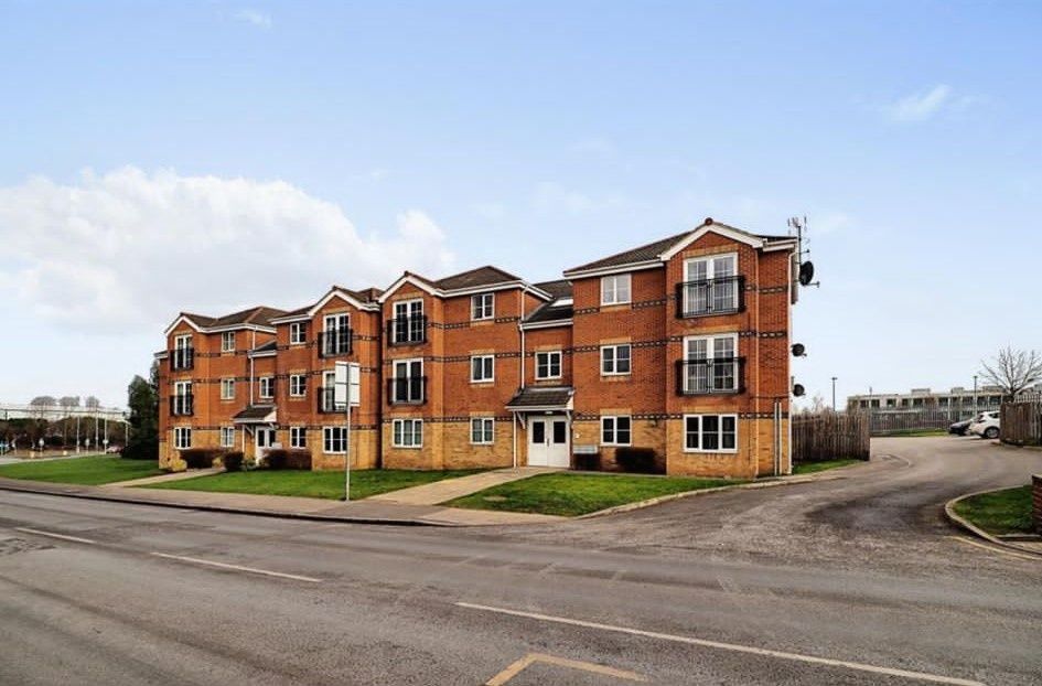 2 bed flat for sale in Carlton Road, Barnsley, South Yorkshire S71, £85,000