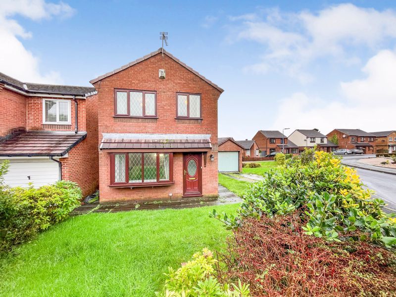 3 bed detached house for sale in Halsall Close, Bury BL9, £290,000