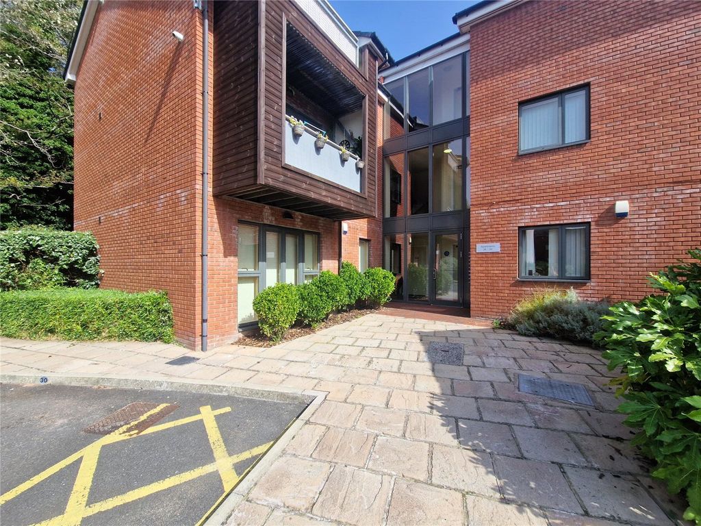 2 bed flat for sale in Bentley Place, Wrexham LL13, £100,000