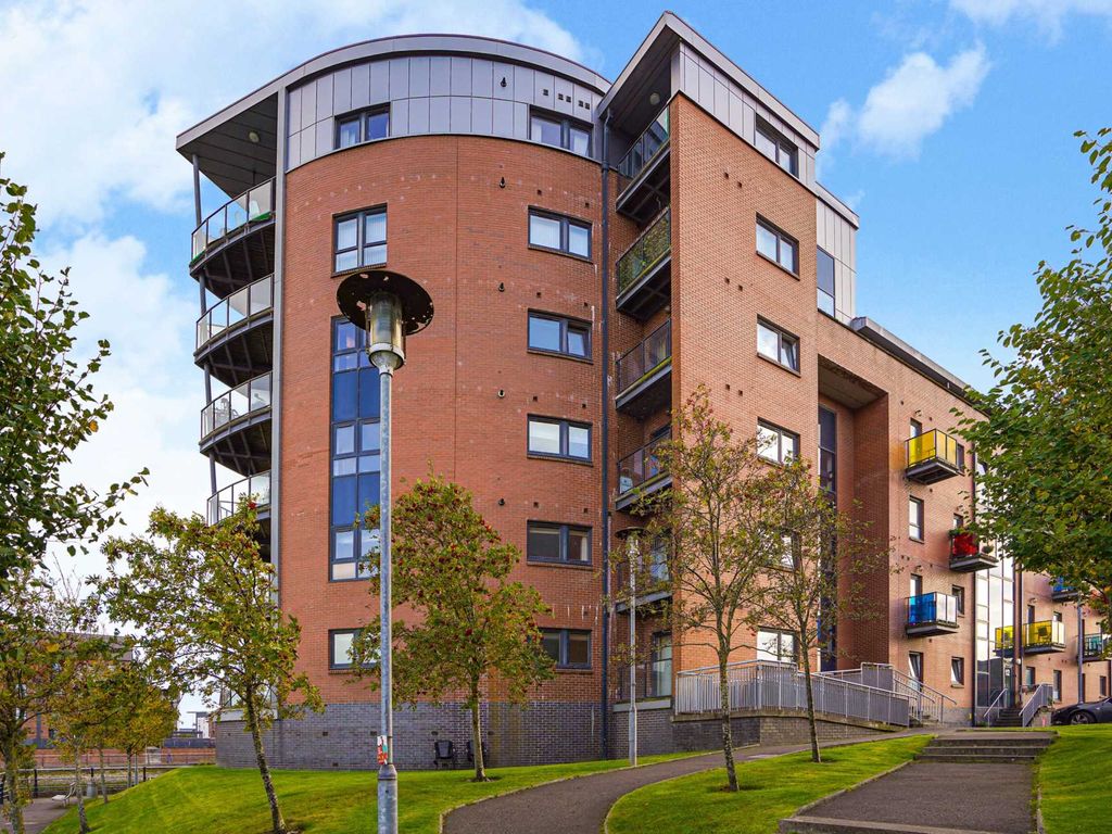 2 bed flat for sale in Cardon Square, Renfrew PA4, £180,000