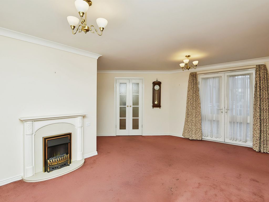 1 bed flat for sale in Kedleston Close, Belper DE56, £150,000