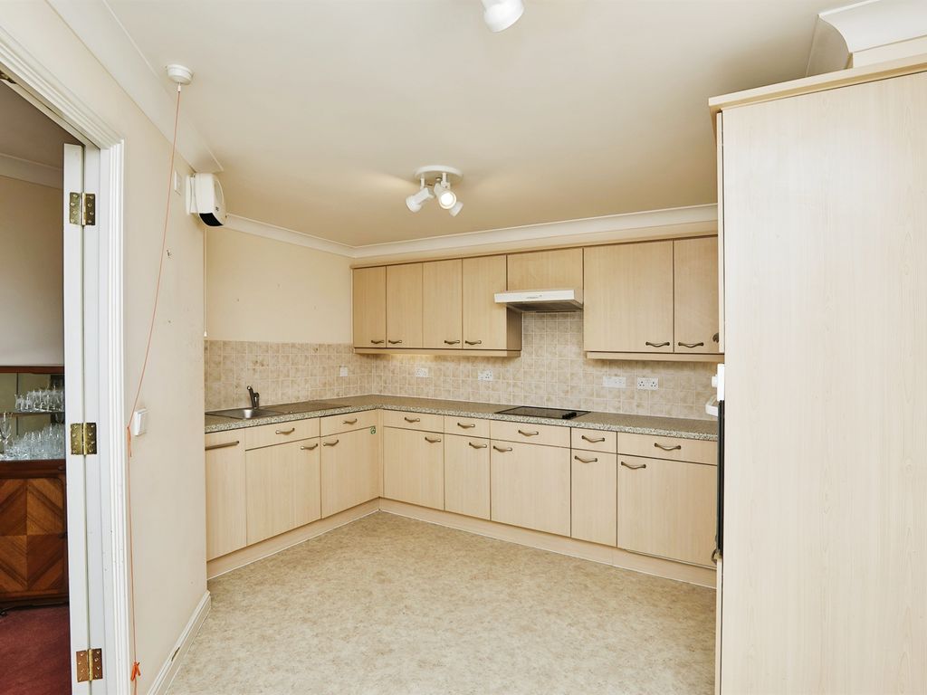 1 bed flat for sale in Kedleston Close, Belper DE56, £150,000