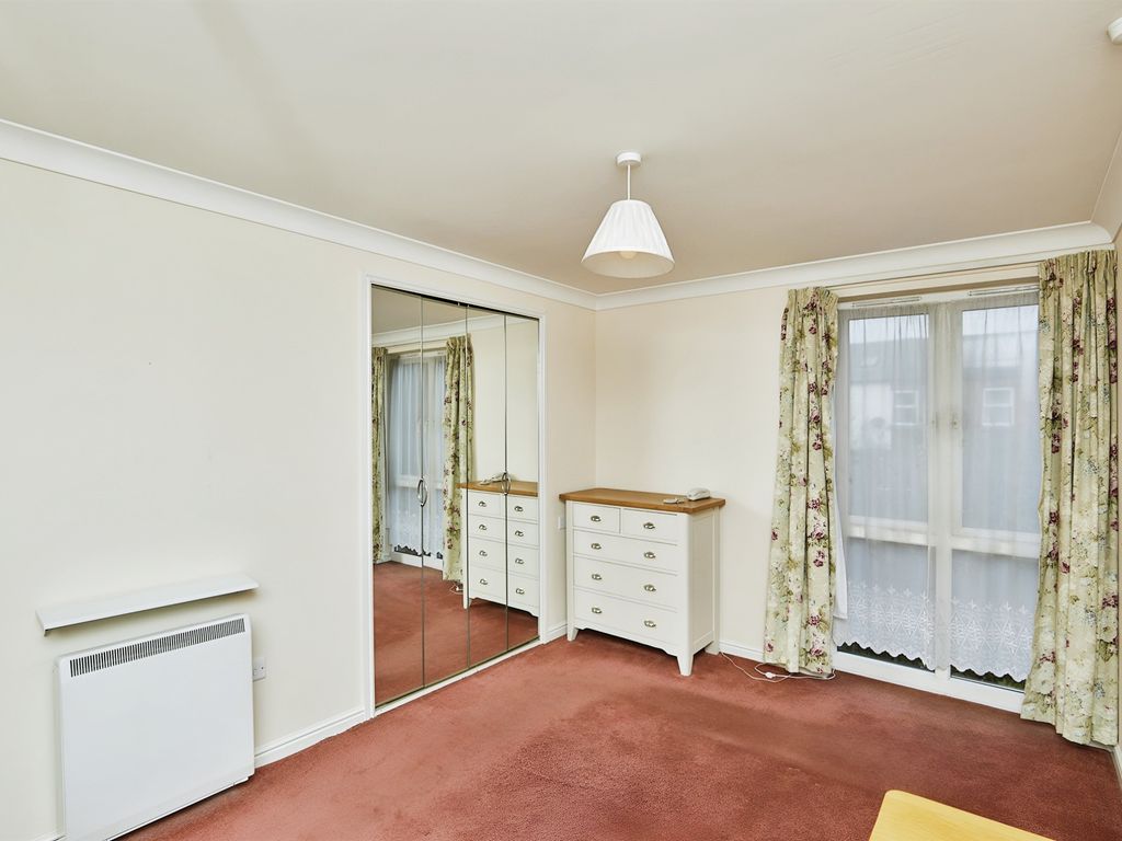 1 bed flat for sale in Kedleston Close, Belper DE56, £150,000