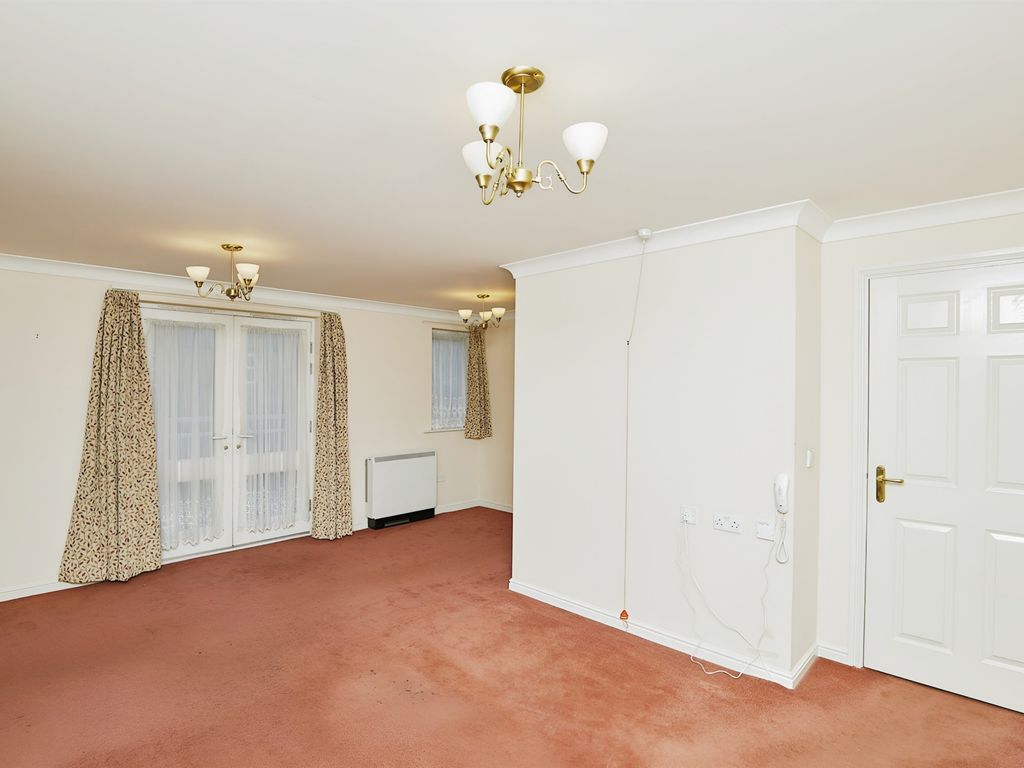 1 bed flat for sale in Kedleston Close, Belper DE56, £150,000