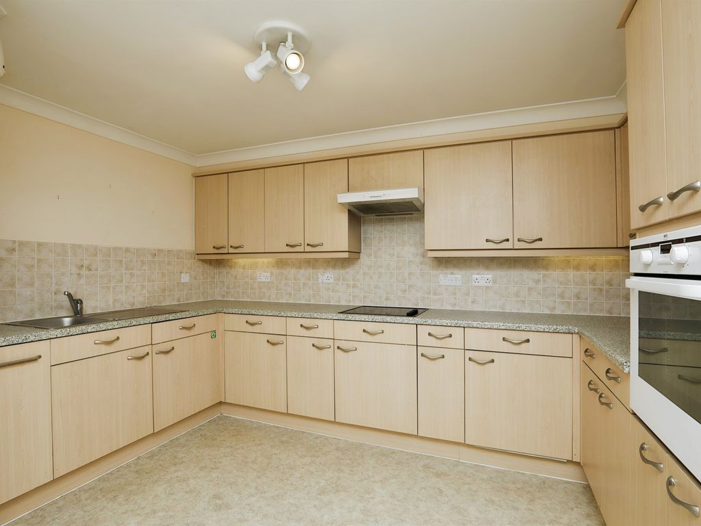 1 bed flat for sale in Kedleston Close, Belper DE56, £150,000