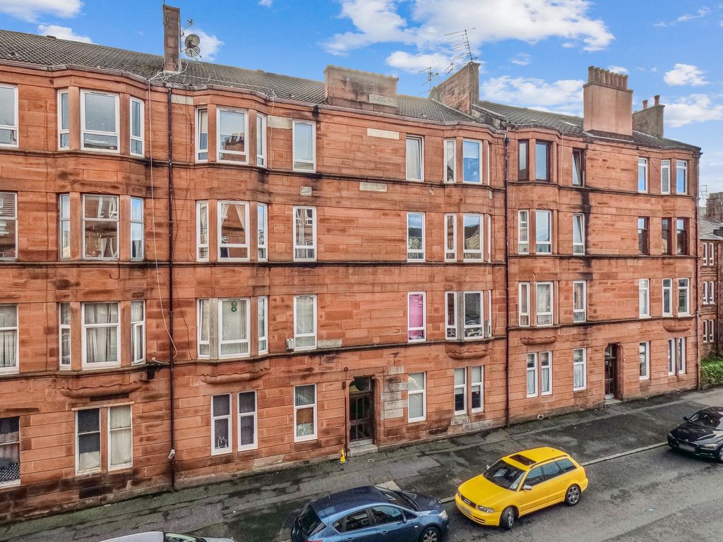2 bed flat for sale in Daisy Street, Govanhill, Glasgow G42, £149,000