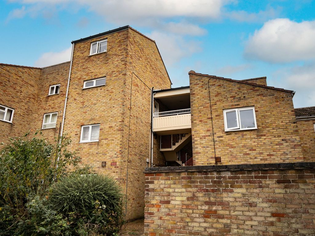 1 bed flat for sale in Nicholson Way, Cambridge CB4, £195,000
