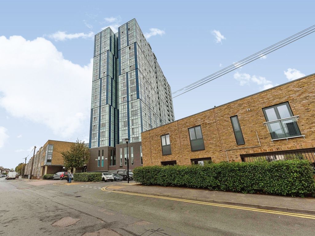 1 bed flat for sale in Cotterells, Hemel Hempstead HP1, £190,000