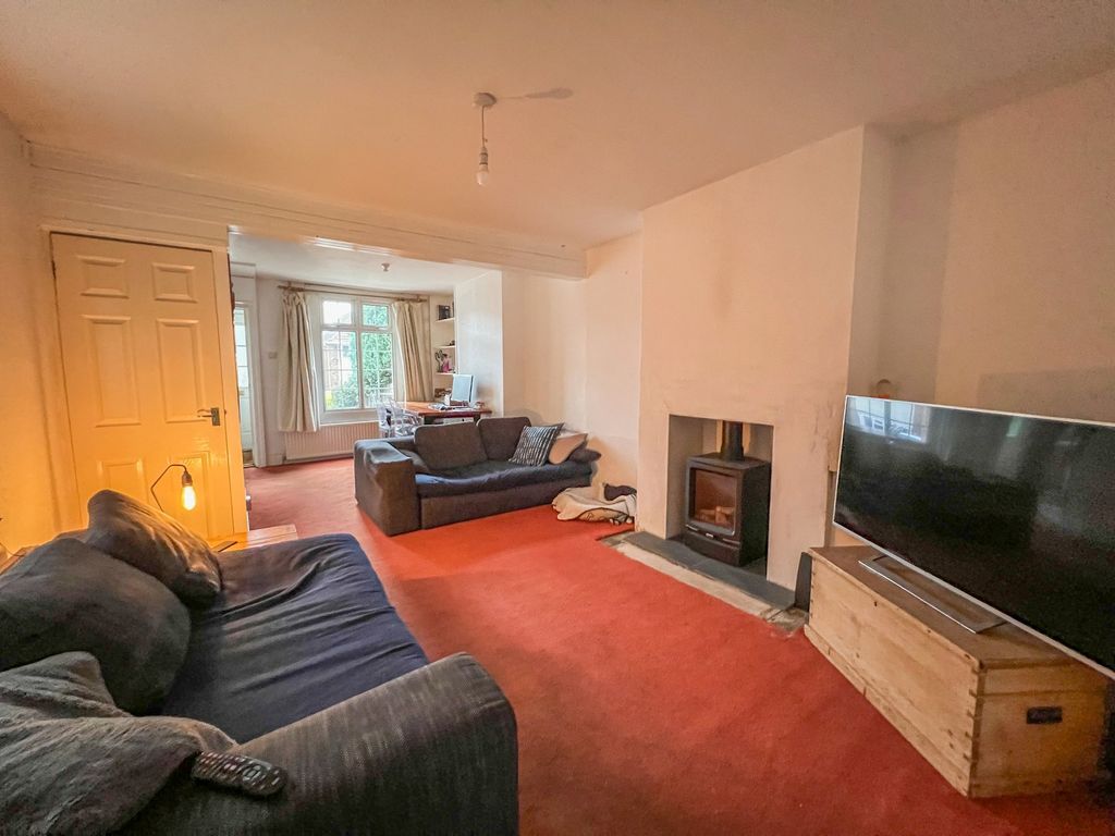 2 bed semi-detached house for sale in High Road, Hockley SS5, £300,000