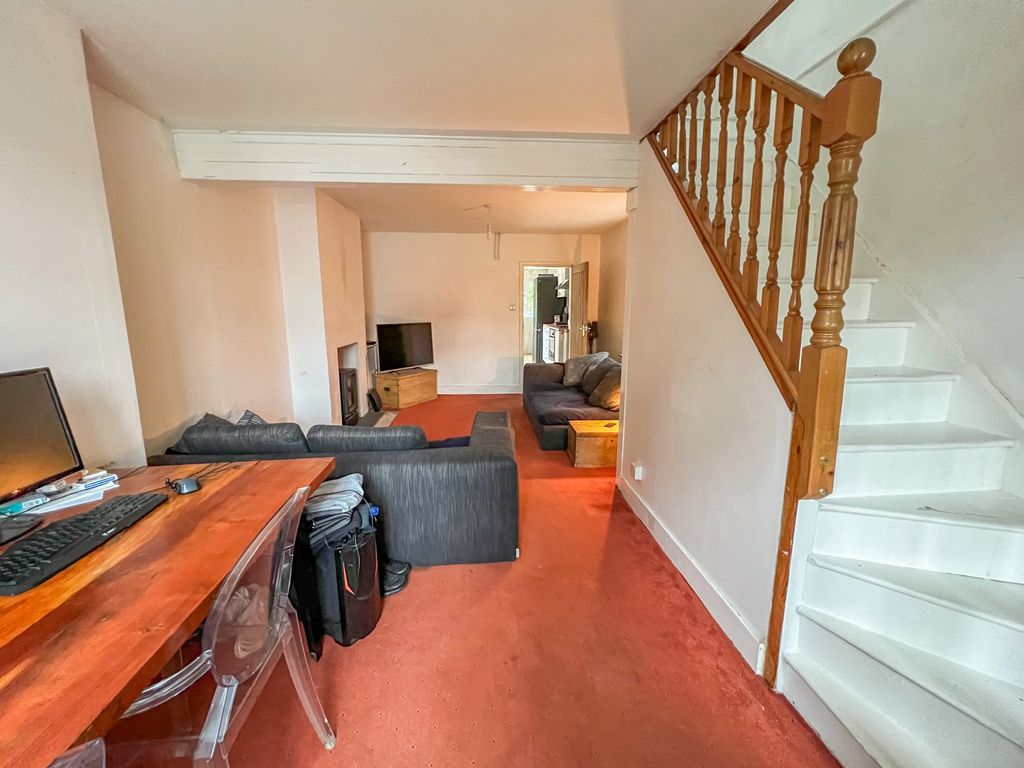 2 bed semi-detached house for sale in High Road, Hockley SS5, £300,000