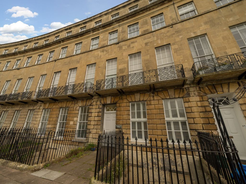 2 bed flat for sale in Norfolk Crescent, Bath, Somerset BA1, £280,000