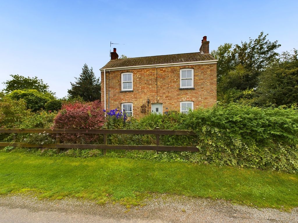 2 bed detached house for sale in Low Road, Walpole Cross Keys, King's Lynn PE34, £275,000