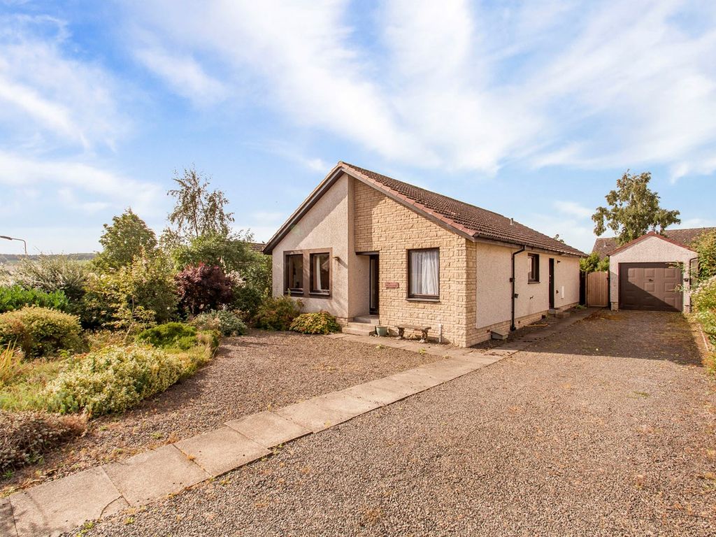 4 bed detached bungalow for sale in Watts Gardens, Cupar KY15, £240,000