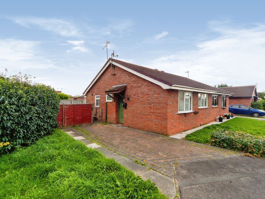 2 bed semi-detached bungalow for sale in Barnes Close, Chester CH1, £170,000