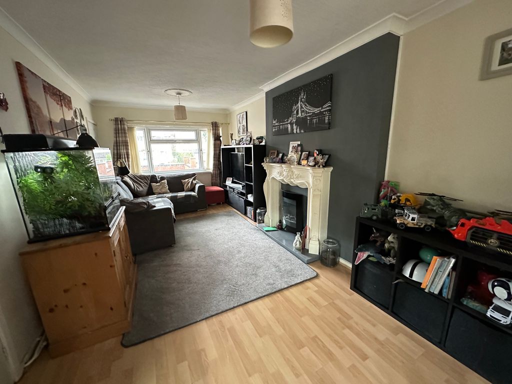 3 bed end terrace house for sale in Studley Road, Wolverhampton WV3, £230,000