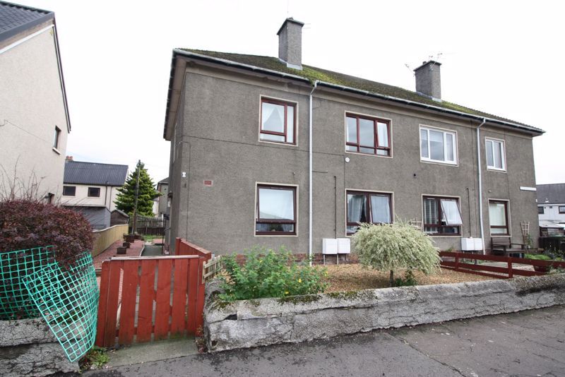 2 bed flat for sale in Sutherland Avenue, Alloa FK10, £65,950