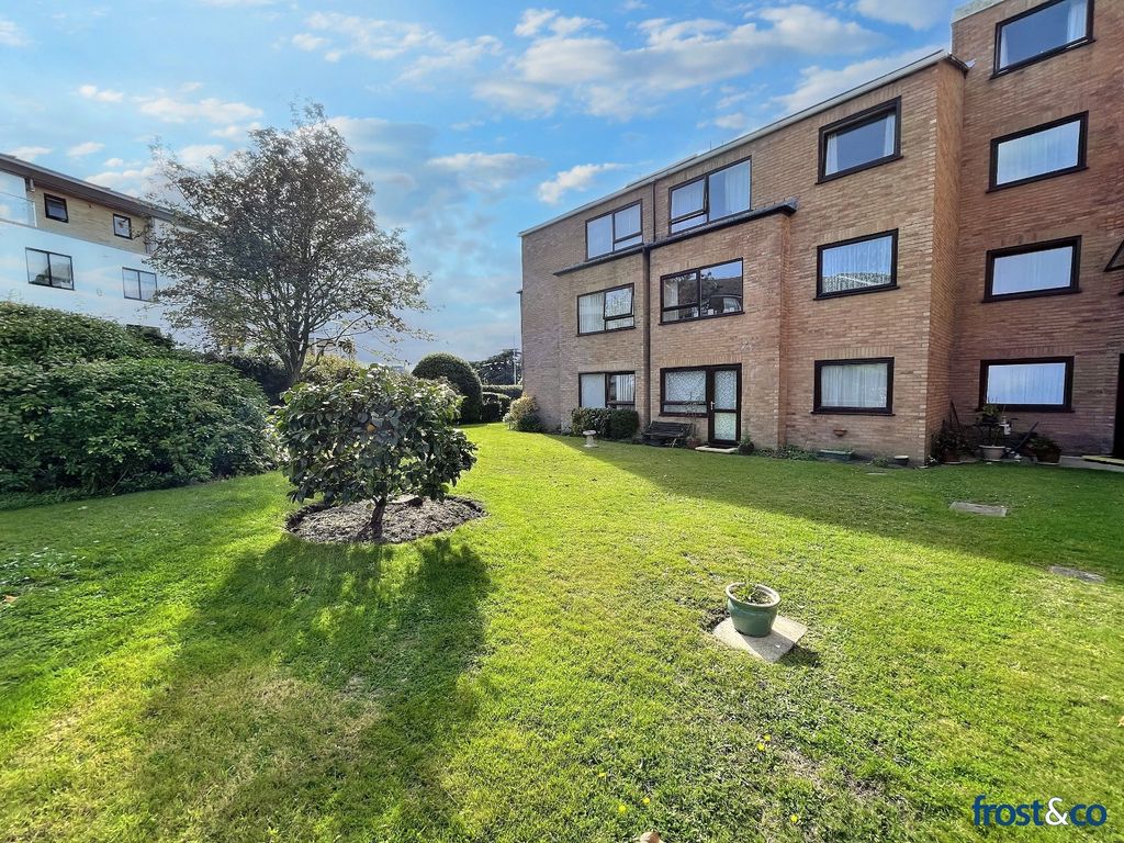 1 bed flat for sale in Seldown Road, Poole, Dorset BH15, £100,000