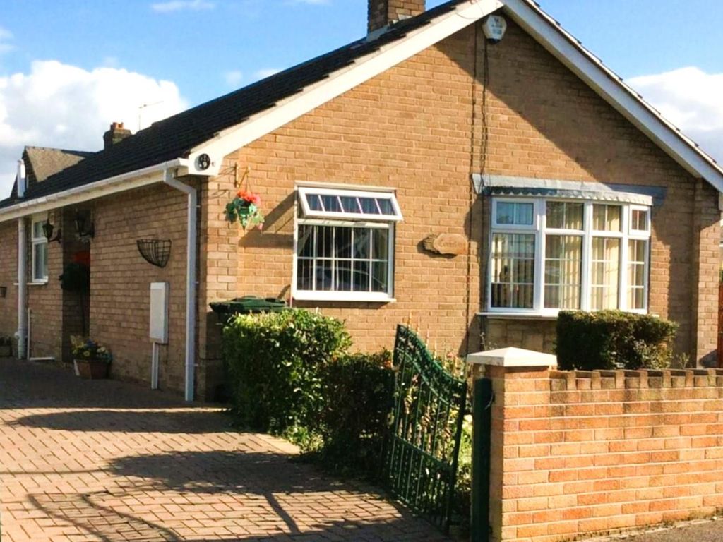 3 bed detached bungalow for sale in Pinewood Close, Great Houghton, Barnsley S72, £260,000