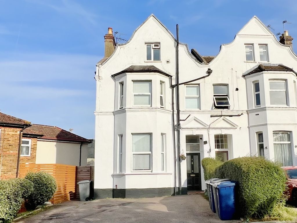 1 bed flat for sale in Sunningfields Crescent, London NW4, £235,000