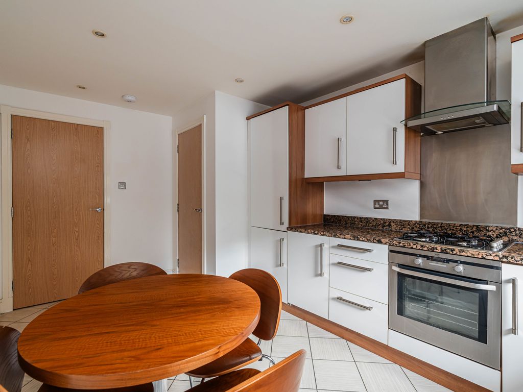 2 bed flat for sale in 15/2 Pinkhill Park, Edinburgh EH12, £325,000
