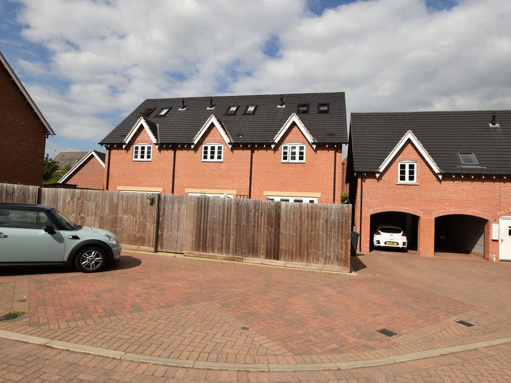 3 bed town house for sale in Wayfaring Close, Barrow Upon Soar LE12, £255,000