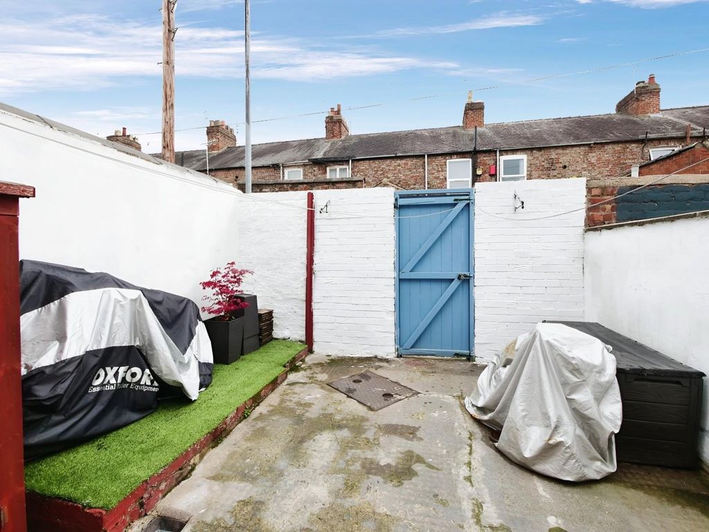 2 bed terraced house for sale in Baker Street, York YO30, £230,000