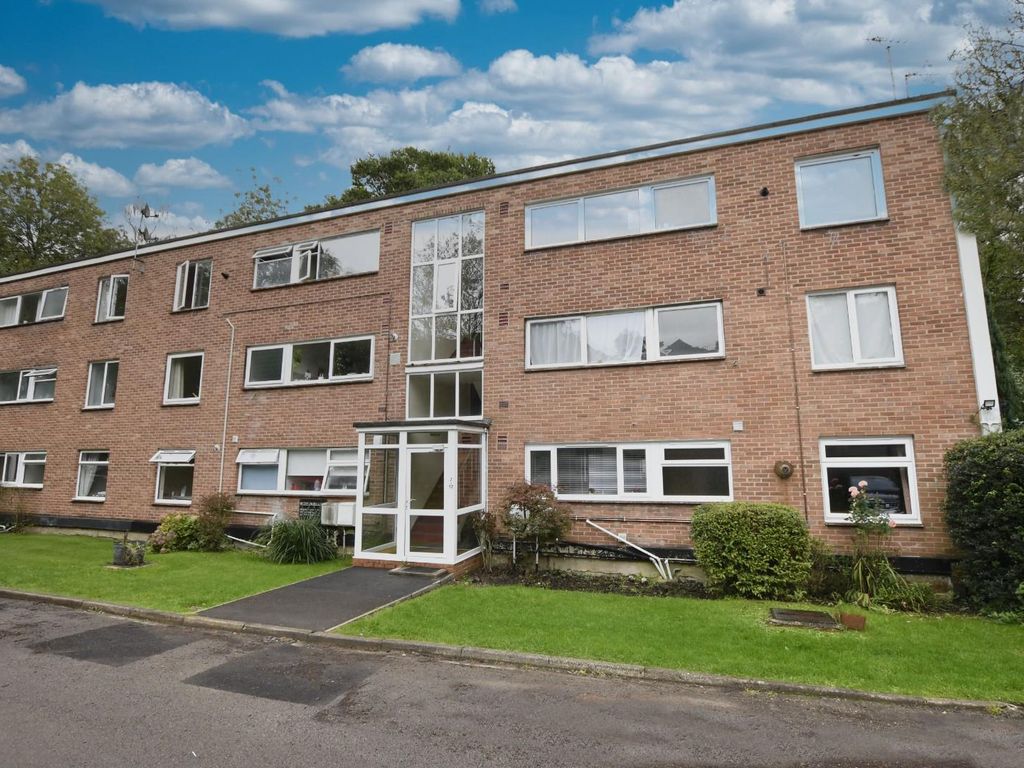 2 bed flat for sale in Hiltingbury Court, Hiltingbury Road, Chandler's Ford, Eastleigh SO53, £200,000