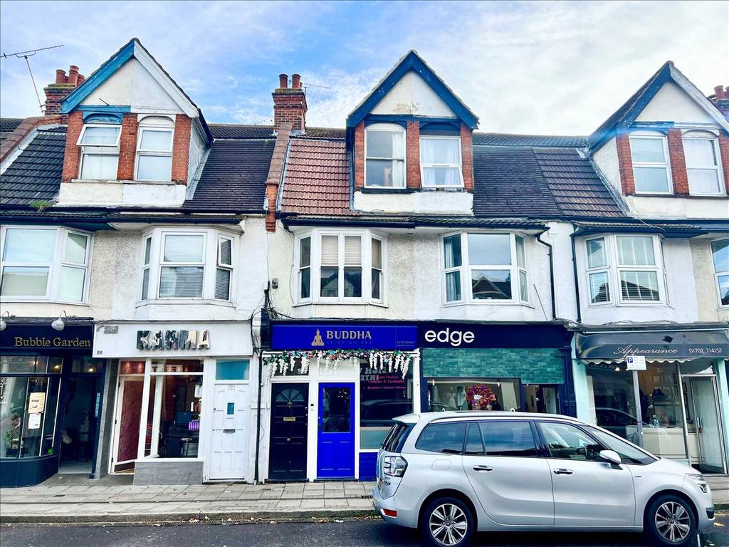 2 bed flat for sale in Leigh Road, Leigh On Sea, Essex SS9, £230,000