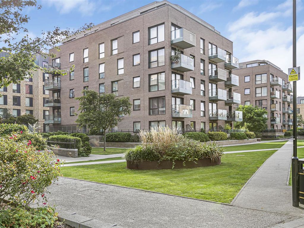 1 bed flat for sale in Mill Park, Cambridge CB1, £310,000