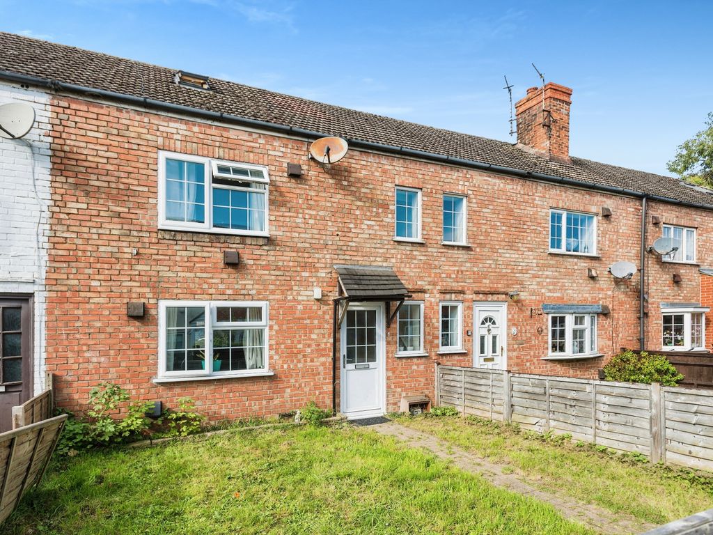 2 bed terraced house for sale in Kennet Place, Newbury RG14, £260,000