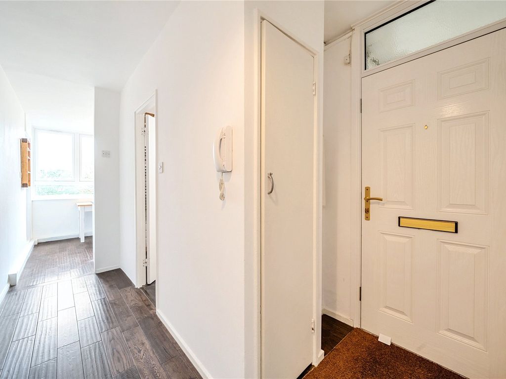 2 bed flat for sale in Flat 21, Newbridge Point, Windrush Lane, London SE23, £225,000