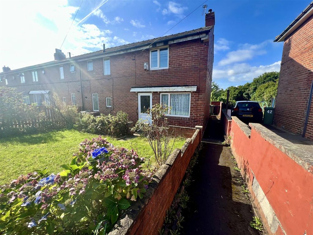 3 bed end terrace house for sale in Thorpe Road, Middleton, Leeds LS10, £139,995