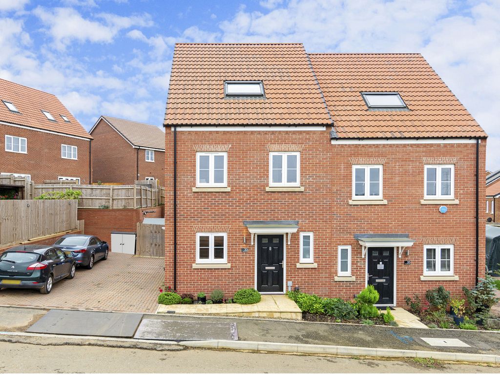 3 bed town house for sale in Bannister Road, Kettering NN15, £279,995