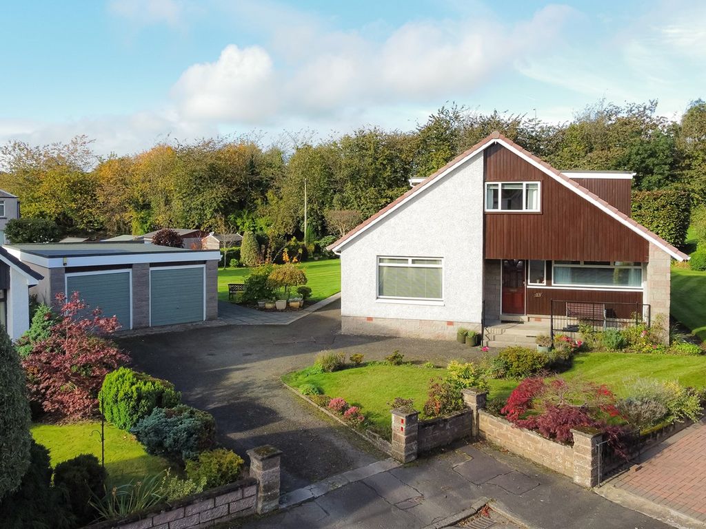 5 bed detached house for sale in Tantallon Drive, Carron, Falkirk FK2, £329,500