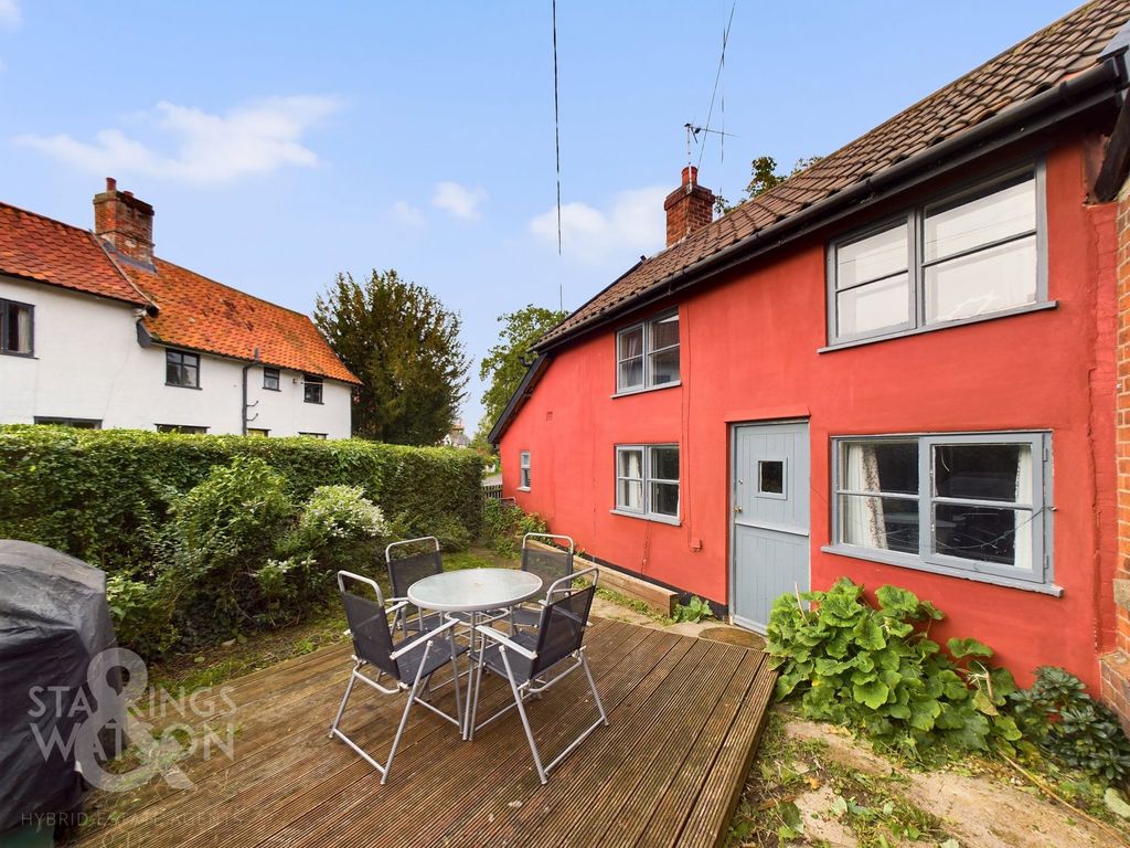 2 bed cottage for sale in The Street, Dickleburgh, Diss IP21, £260,000