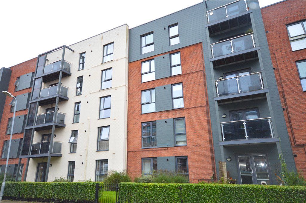 2 bed flat for sale in The Boulevard, Canton, Cardiff CF11, £230,000
