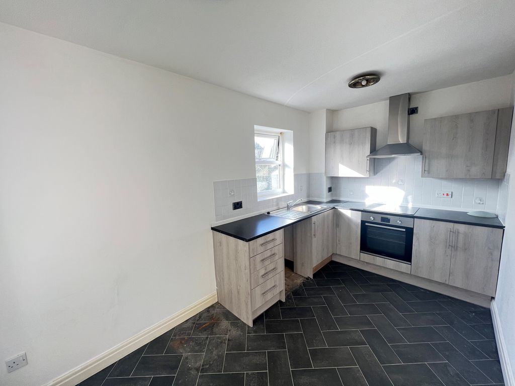 2 bed flat for sale in Clippers Quay, Blackburn BB1, £73,000
