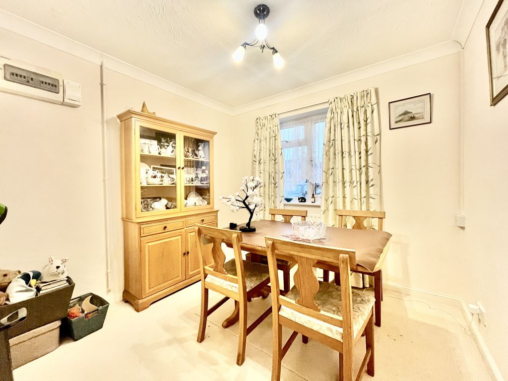 2 bed detached bungalow for sale in Dashwood Close, Sturminster Newton DT10, £300,000