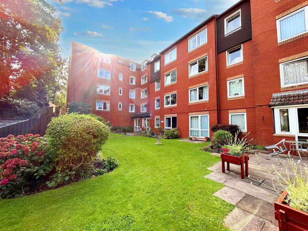1 bed flat for sale in Bryngwyn Road, Home Valley House NP20, £60,000