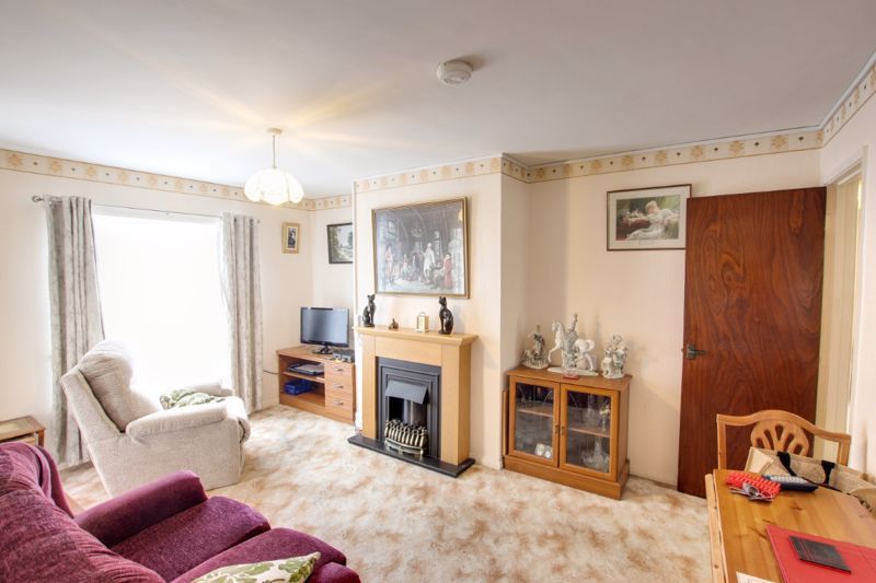 2 bed flat for sale in Ashmead, Trowbridge BA14, £139,950