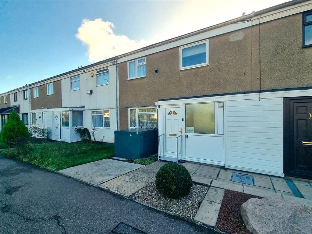 3 bed terraced house for sale in Spruce Hill, Harlow CM18, £315,000