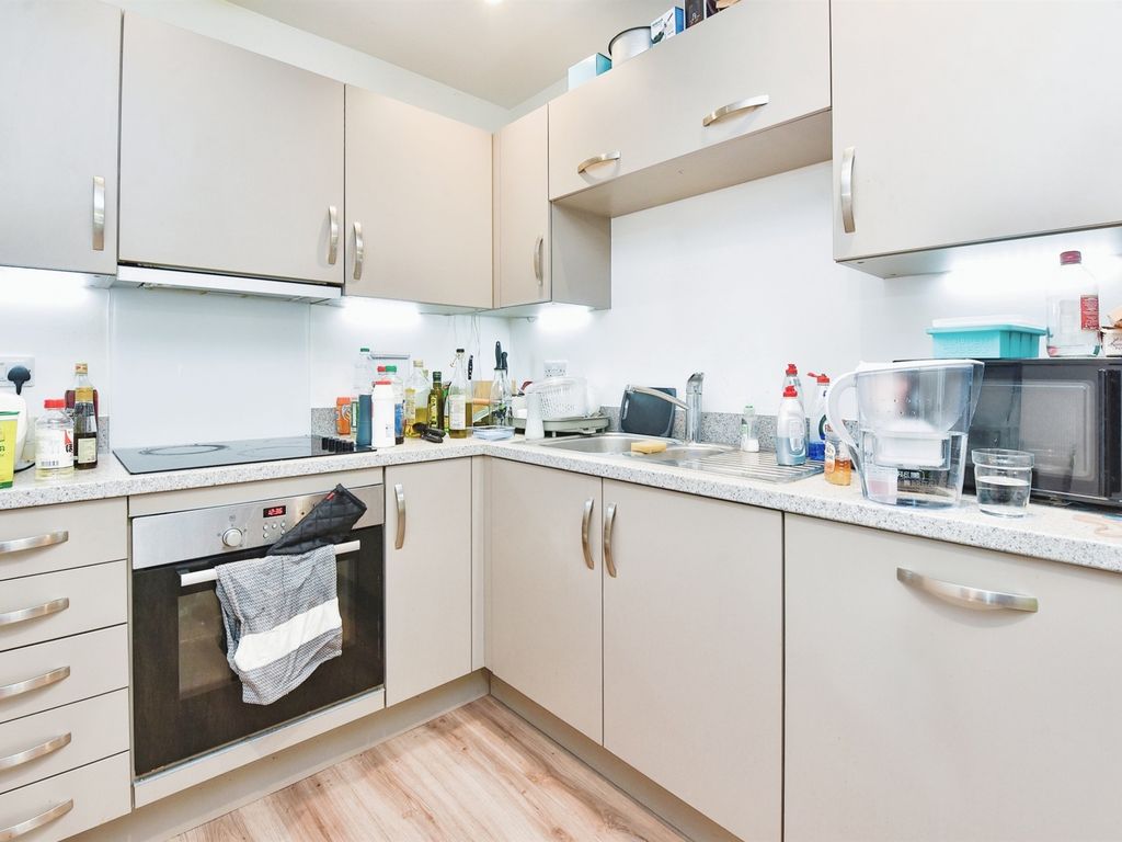 1 bed flat for sale in Percy Terrace, Bath BA2, £265,000