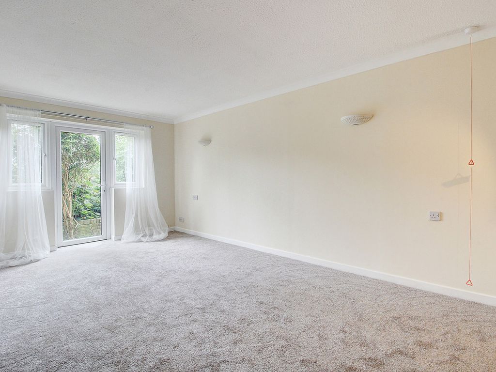 1 bed flat for sale in Flintergill Court, Heelands MK13, £80,000