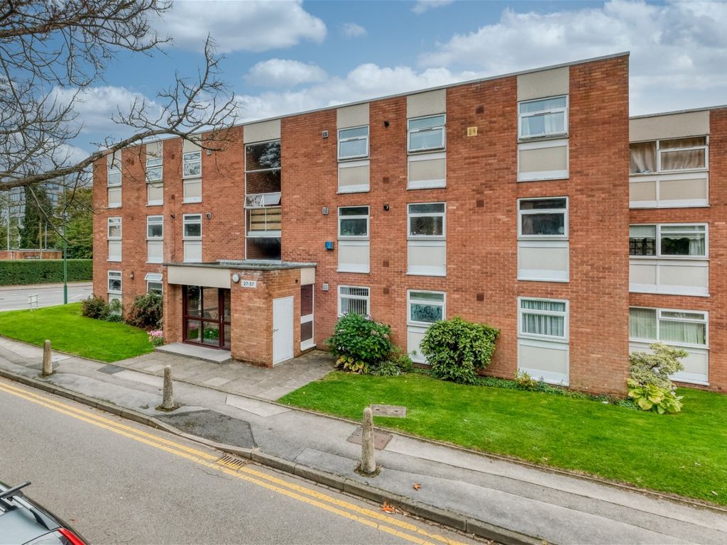 2 bed flat for sale in Touchwood Hall Close, Solihull B91, £225,000