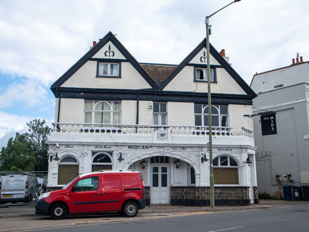 Pub/bar for sale in Station Road, London NW4, £2,500,000