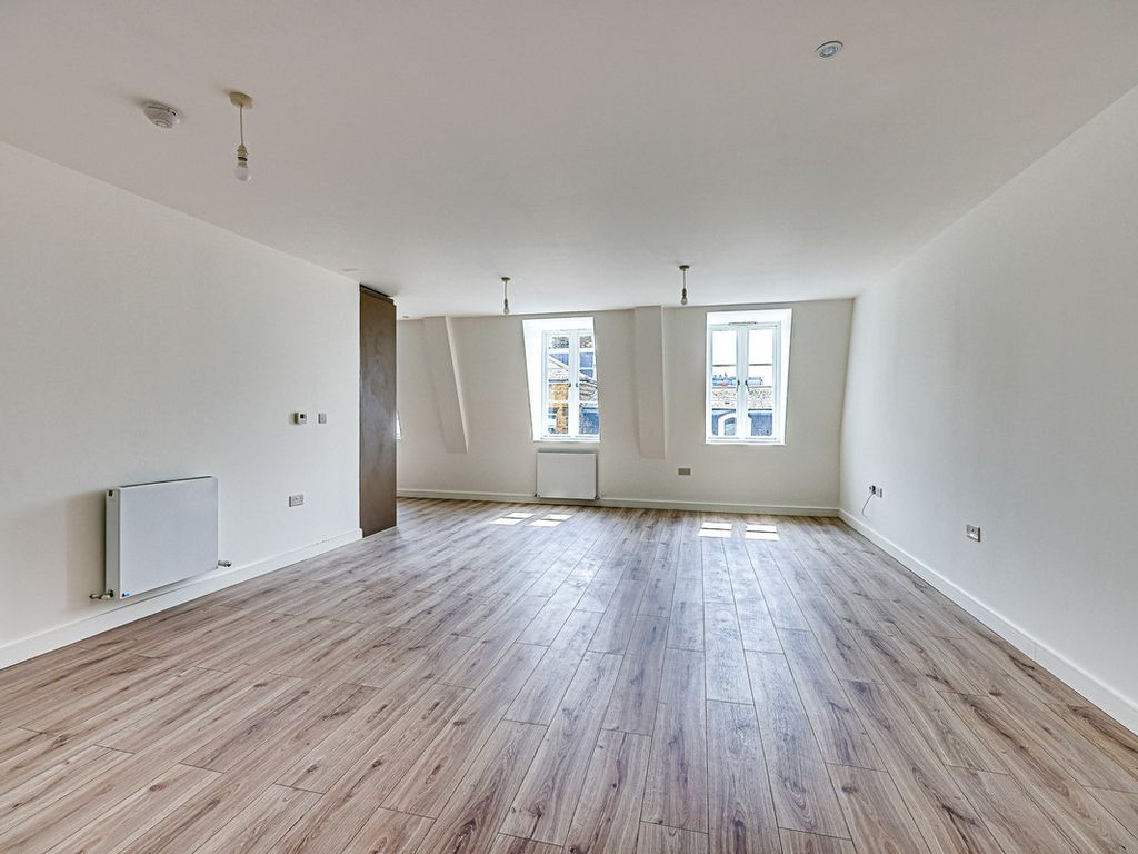 1 bed flat for sale in Alexandra Street, Southend-On-Sea SS1, £180,000